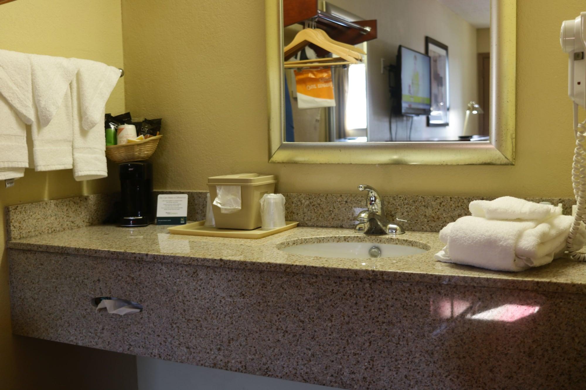 Quality Inn Columbus-East Eksteriør billede