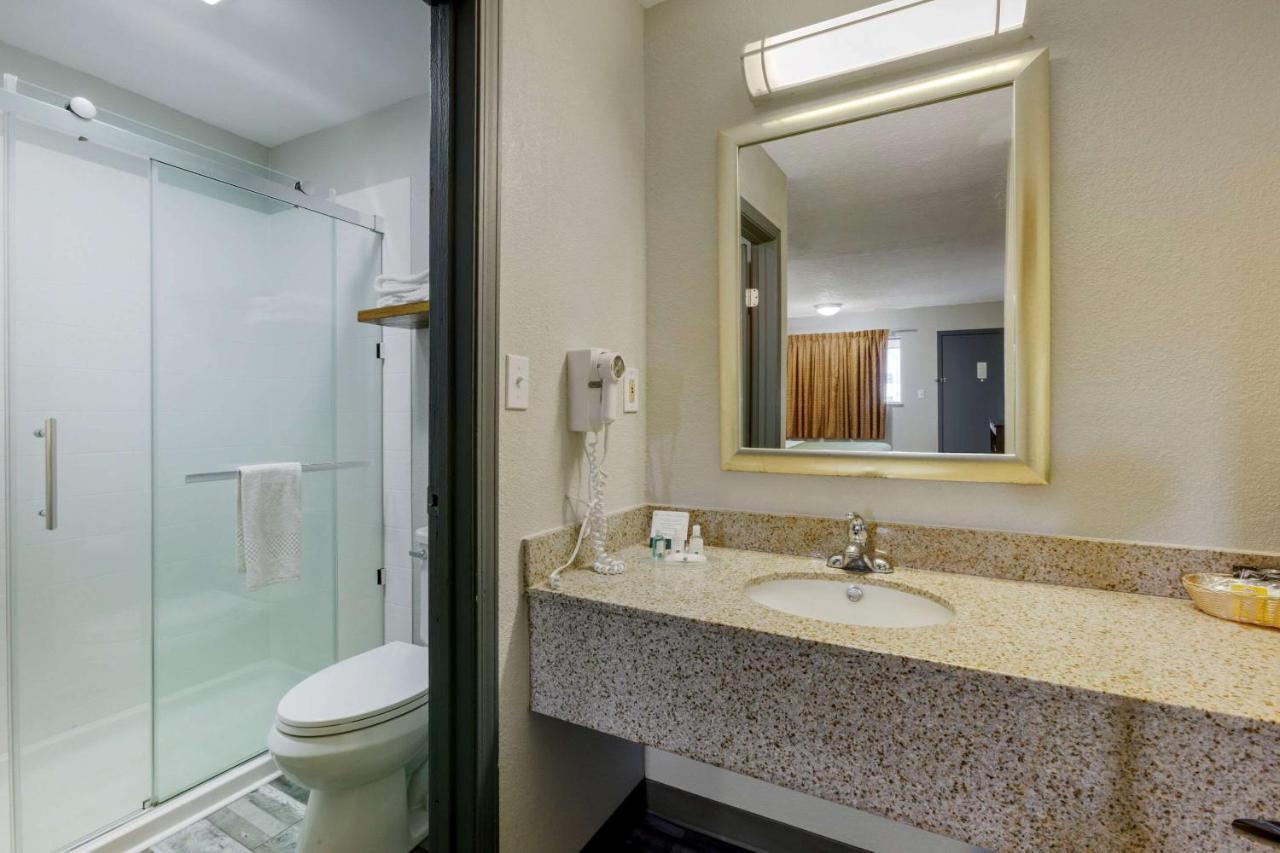 Quality Inn Columbus-East Eksteriør billede